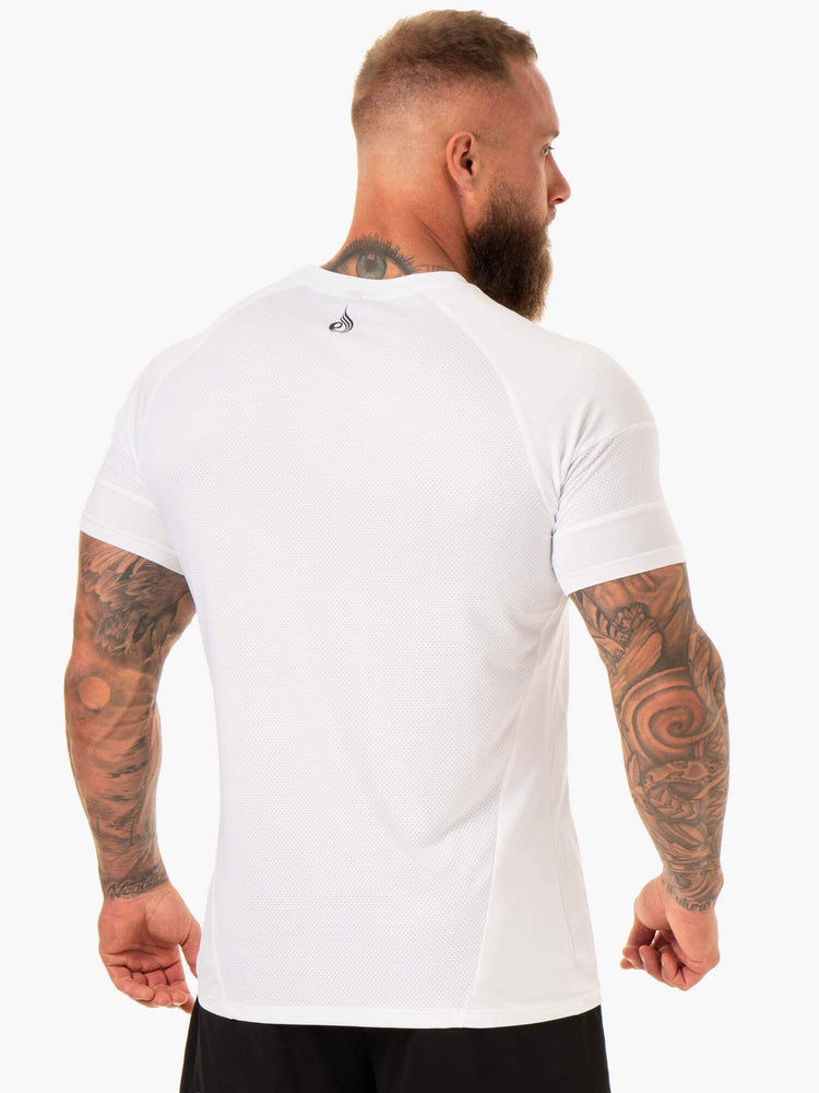Camiseta Ryderwear Action Mesh Hombre Blancos | HNCPS9642