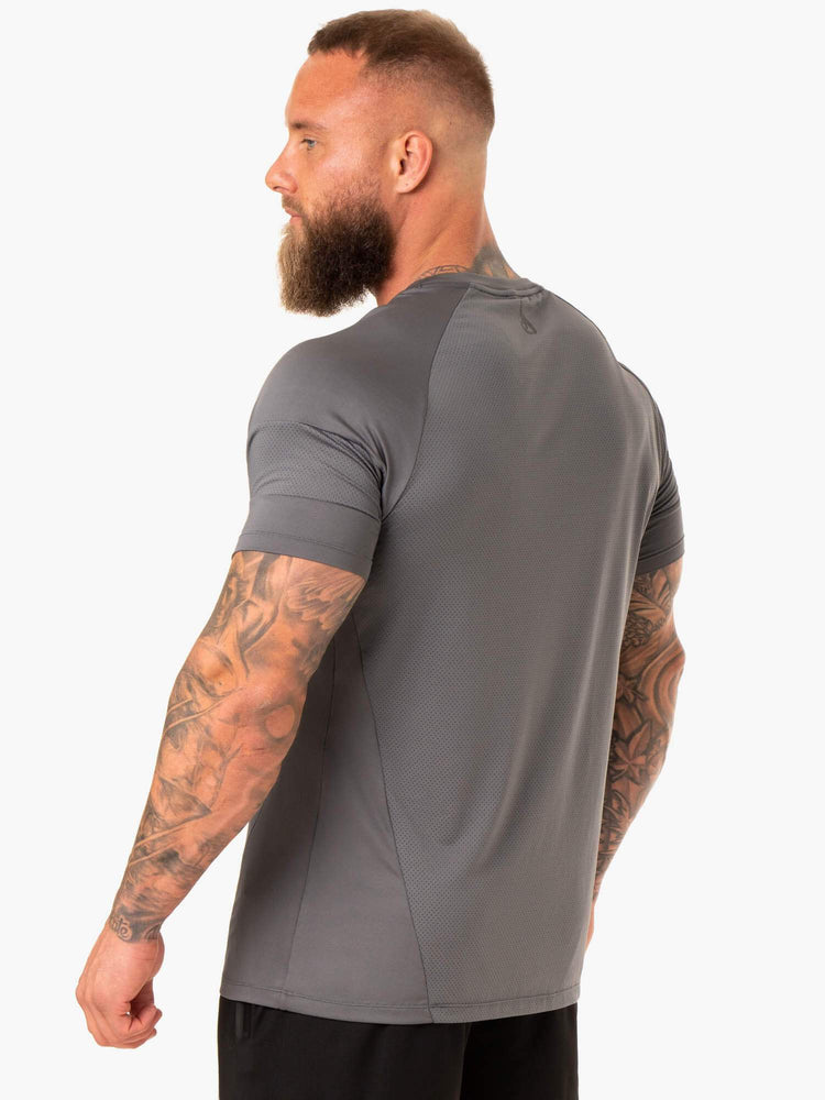 Camiseta Ryderwear Action Mesh Hombre Grises | BYNHM4675