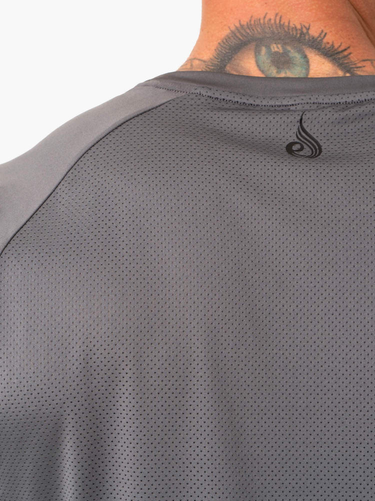 Camiseta Ryderwear Action Mesh Hombre Grises | BYNHM4675
