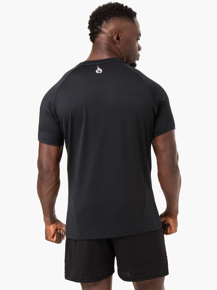 Camiseta Ryderwear Action Mesh Hombre Negros | RJKYG5790