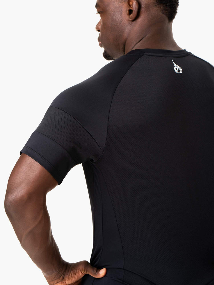 Camiseta Ryderwear Action Mesh Hombre Negros | RJKYG5790