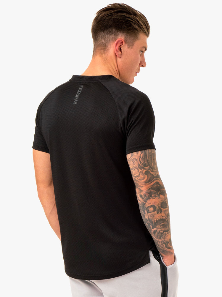Camiseta Ryderwear Enhance Hombre Negros | ZLUPM8951