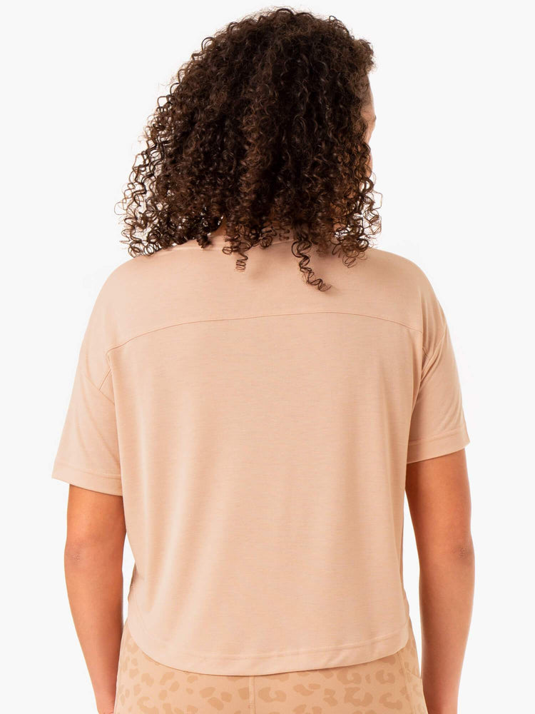 Camiseta Ryderwear Ultra Scoop Mujer Marrom | AWXRD6390