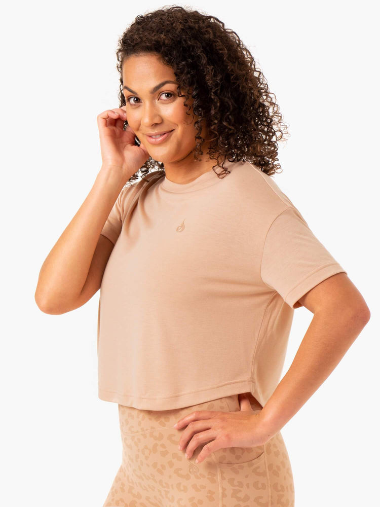 Camiseta Ryderwear Ultra Scoop Mujer Marrom | AWXRD6390