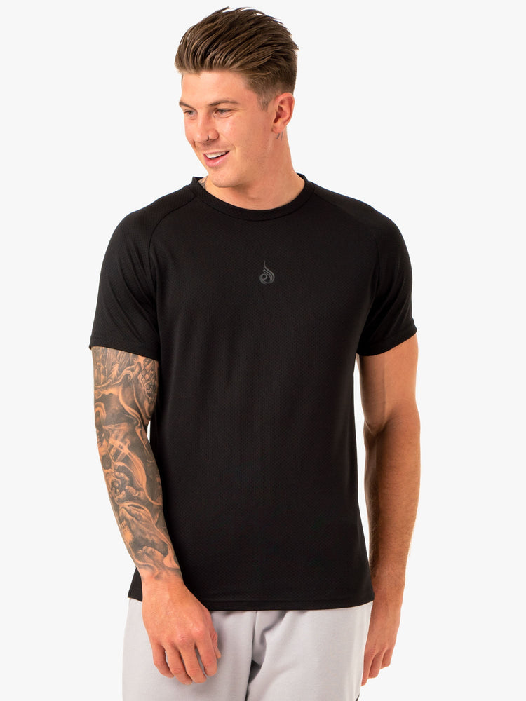 Camiseta Ryderwear Enhance Hombre Negros | ZLUPM8951